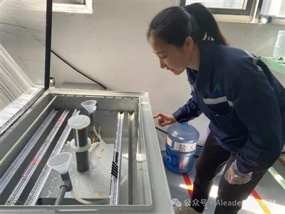 Teste de névoa salina para rodas sólidas de PU